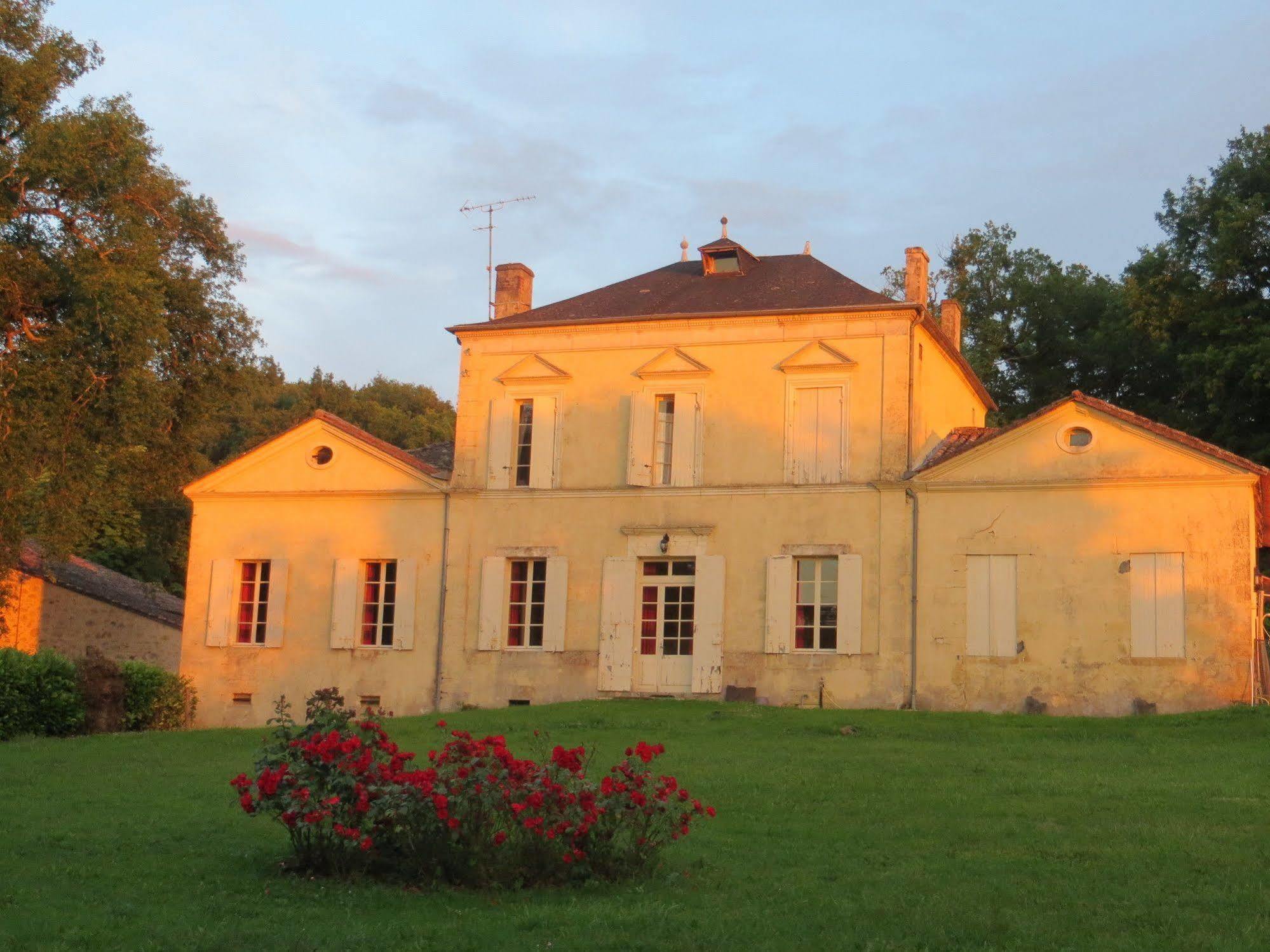 Aux Trois Fontaines Bed & Breakfast Eynesse Exterior foto