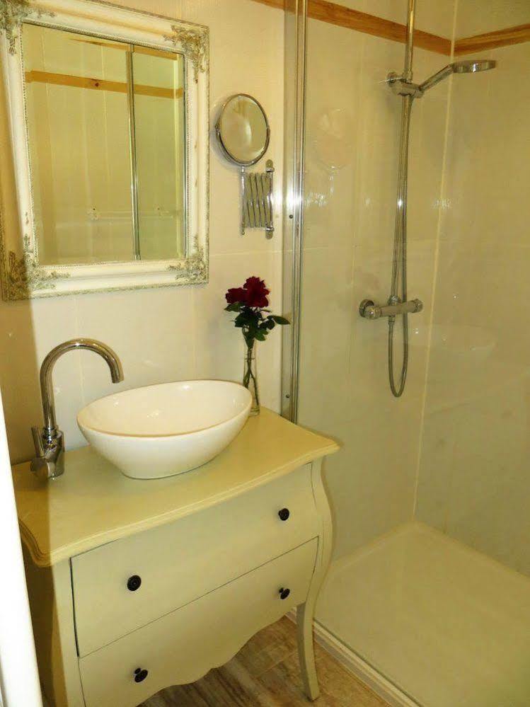 Aux Trois Fontaines Bed & Breakfast Eynesse Exterior foto