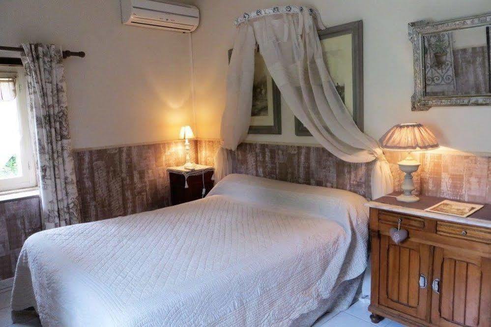Aux Trois Fontaines Bed & Breakfast Eynesse Exterior foto